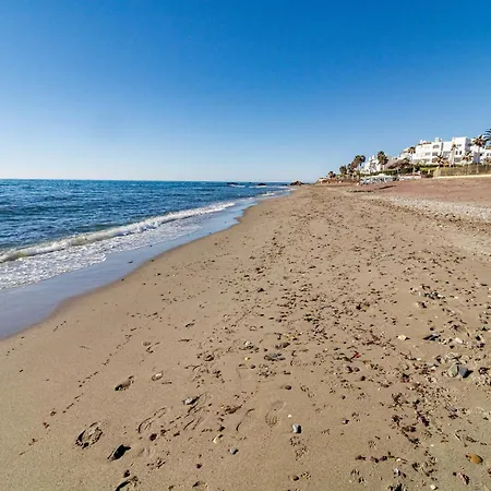 Stylish Getaway Near Puerto Banus *